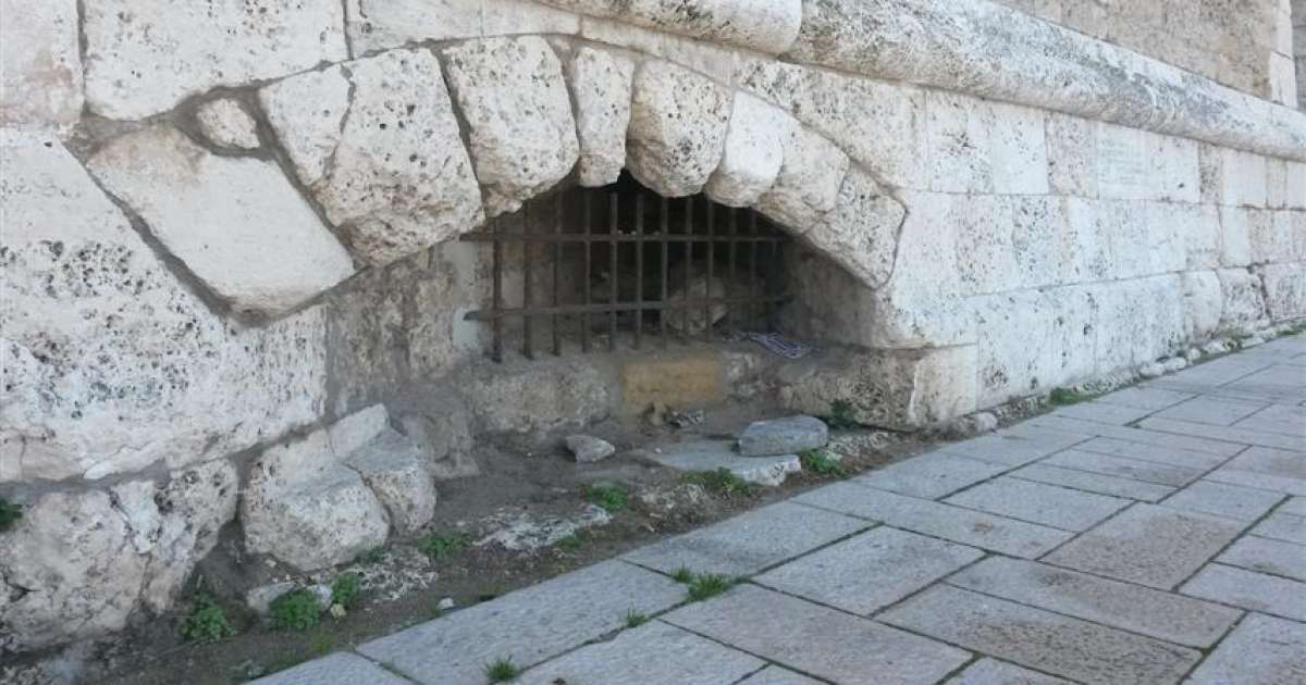 Bari, sotto il Fortino c'� una chiesa: antica, sconosciuta e abbandonata